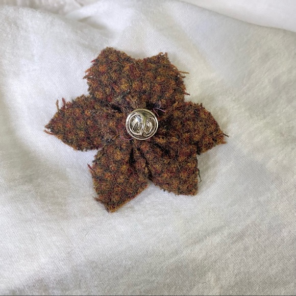 Lapel pin - Picture 4 of 4